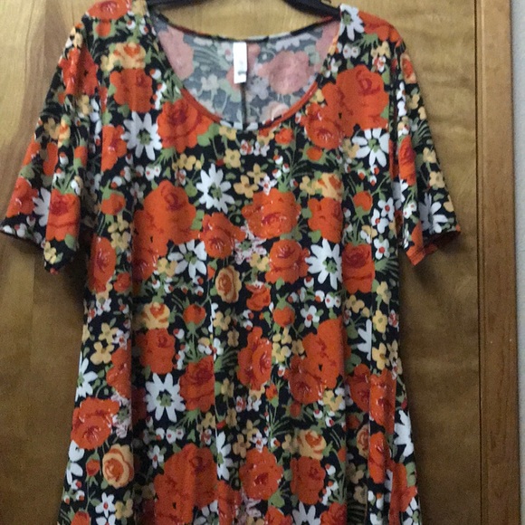 LuLaRoe Tops - LulaRoe Perfect T, XL LuLaRoe Tops - LulaRoe Perfect T, XL
